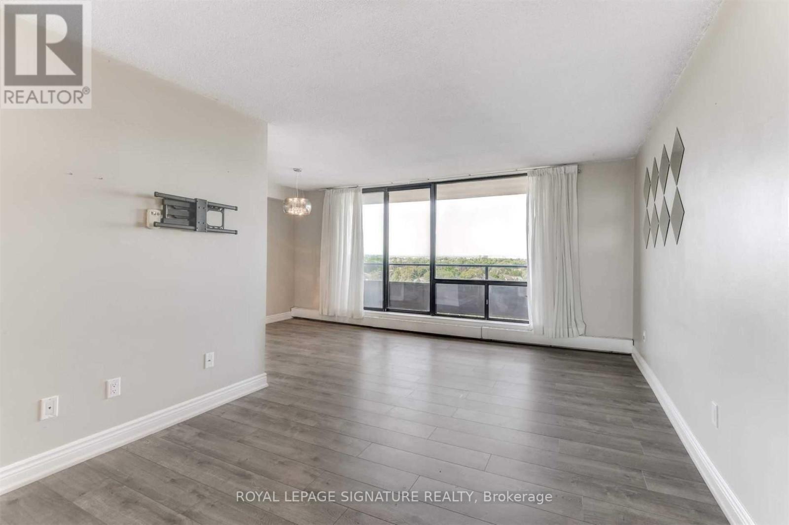 902 - 2929 Aquitaine Avenue, Mississauga, Ontario  L5N 2C7 - Photo 6 - W12411046