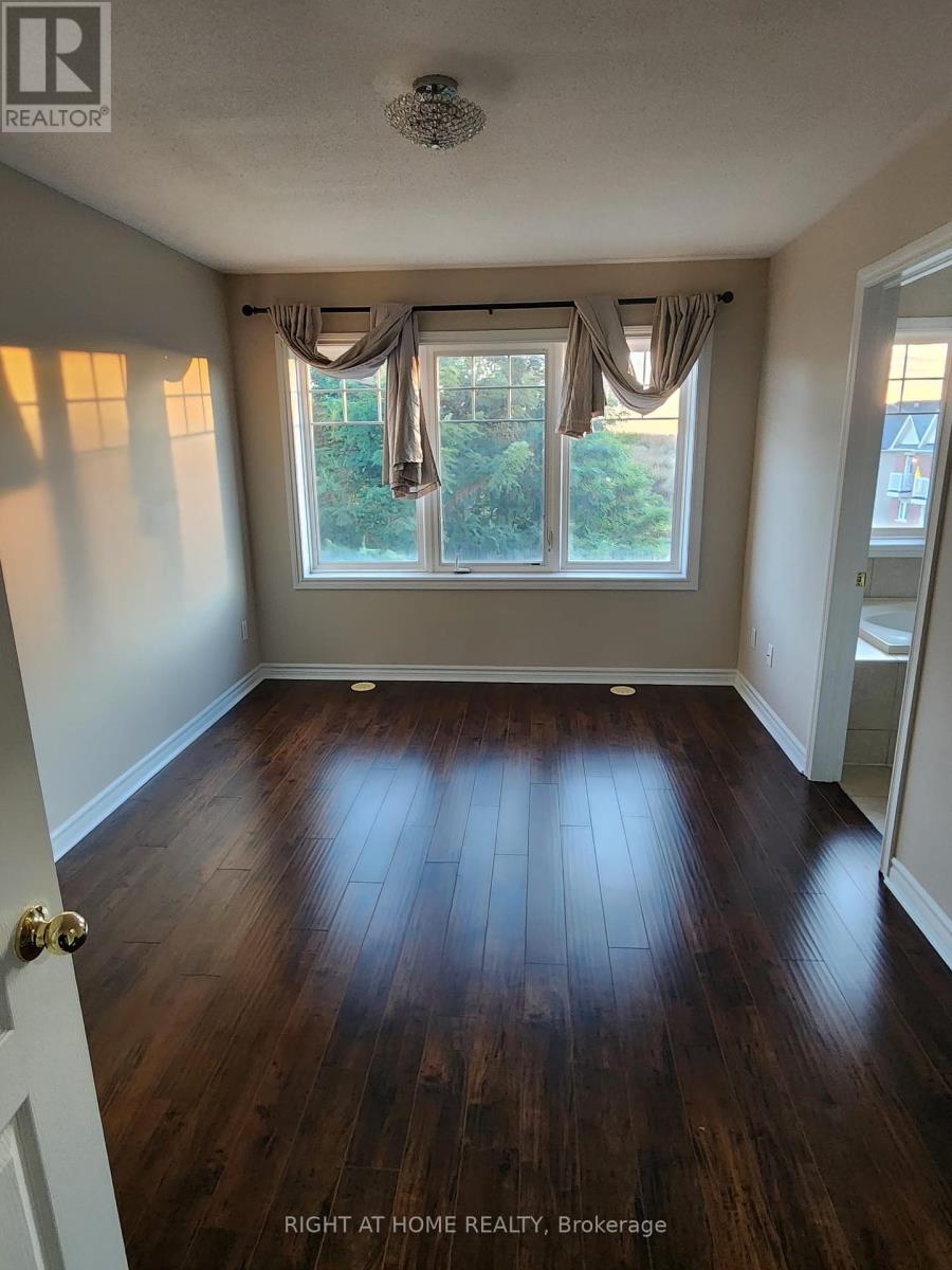 60 New Pines Trail New Pines Trail, Brampton, Ontario  L6Z 0B4 - Photo 13 - W12411055