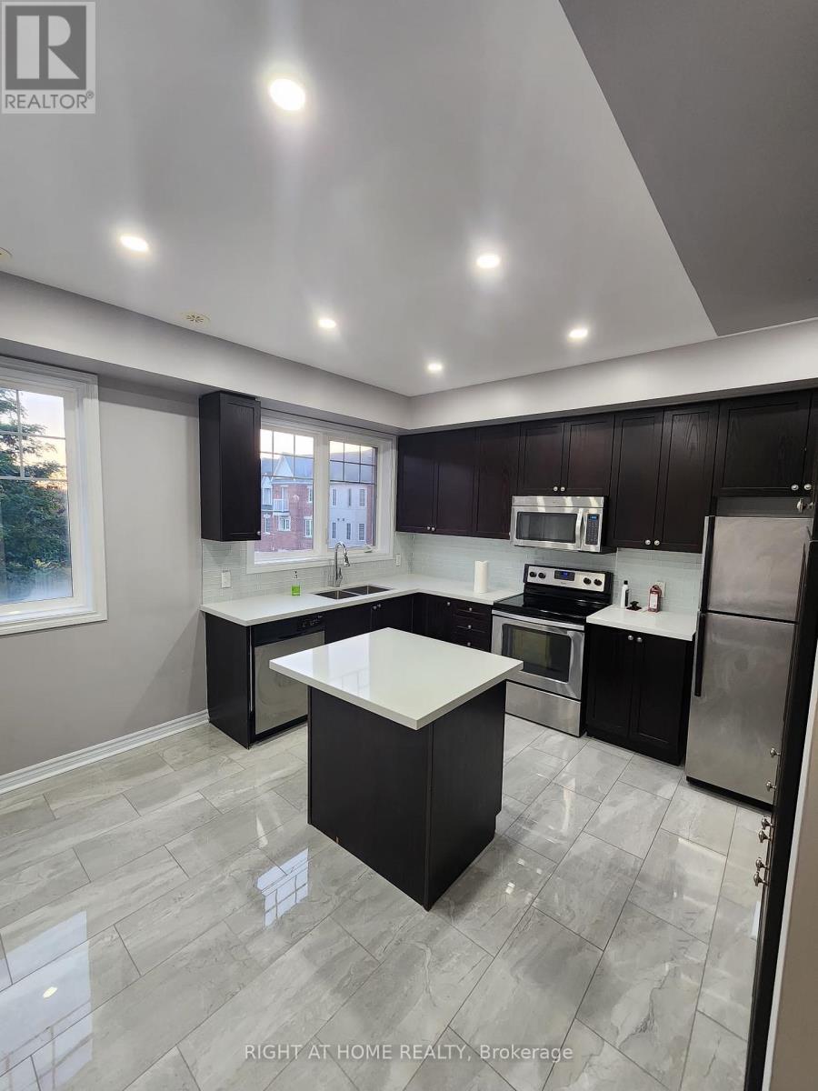 60 New Pines Trail New Pines Trail, Brampton, Ontario  L6Z 0B4 - Photo 19 - W12411055