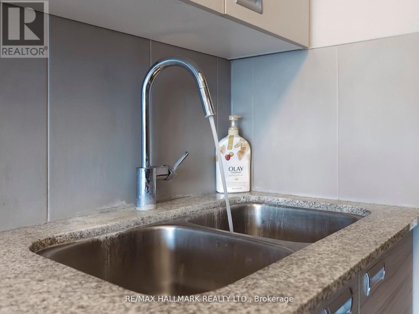 207 - 308 Lester Street, Waterloo, Ontario  N2L 3W6 - Photo 7 - X12411069
