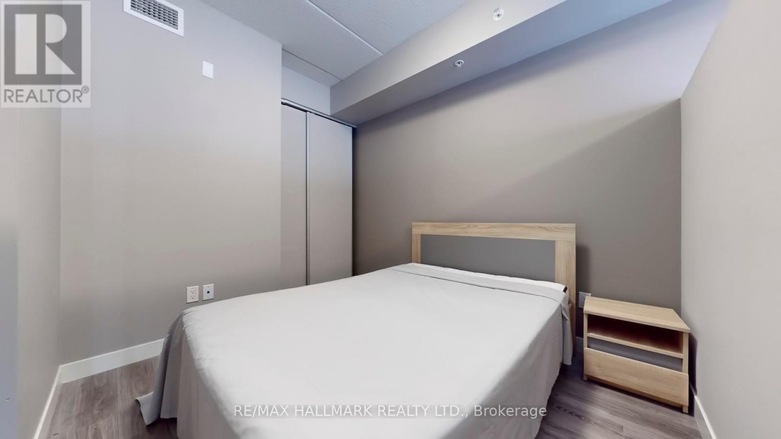 207 - 308 Lester Street, Waterloo, Ontario  N2L 3W6 - Photo 8 - X12411069