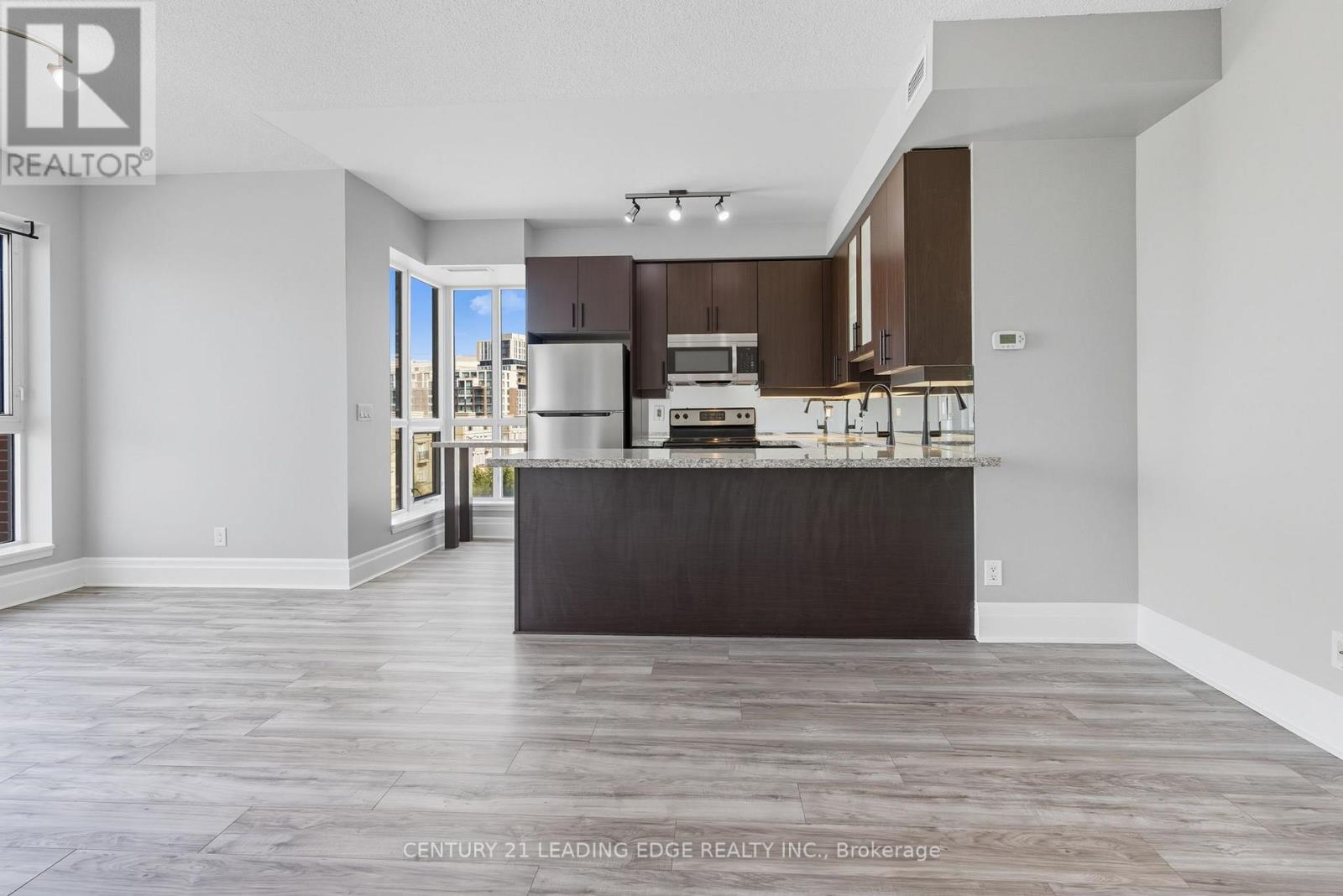 505 - 21 Upper Duke Crescent, Markham, Ontario  L6G 0B7 - Photo 3 - N12408525