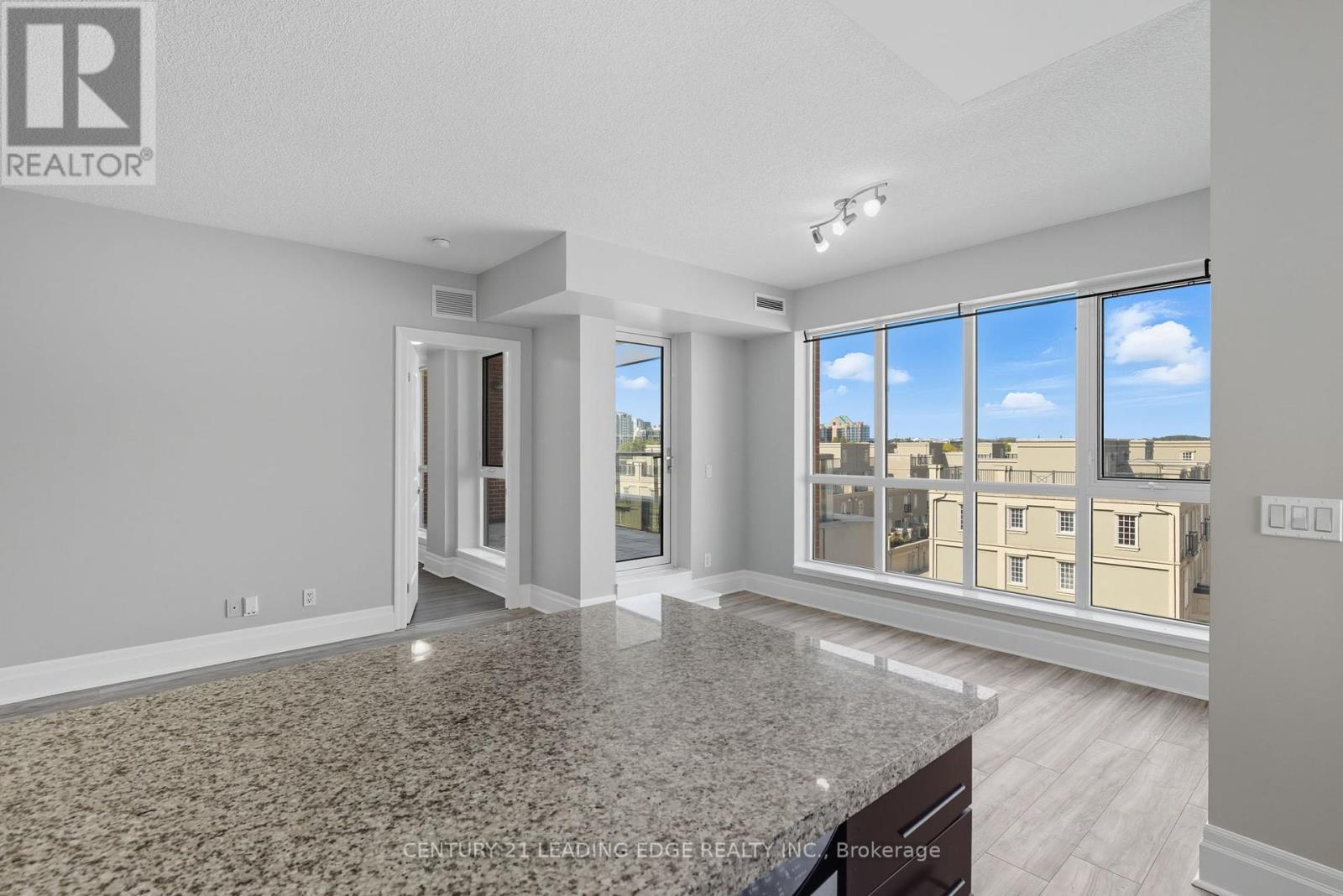 505 - 21 Upper Duke Crescent, Markham, Ontario  L6G 0B7 - Photo 6 - N12408525