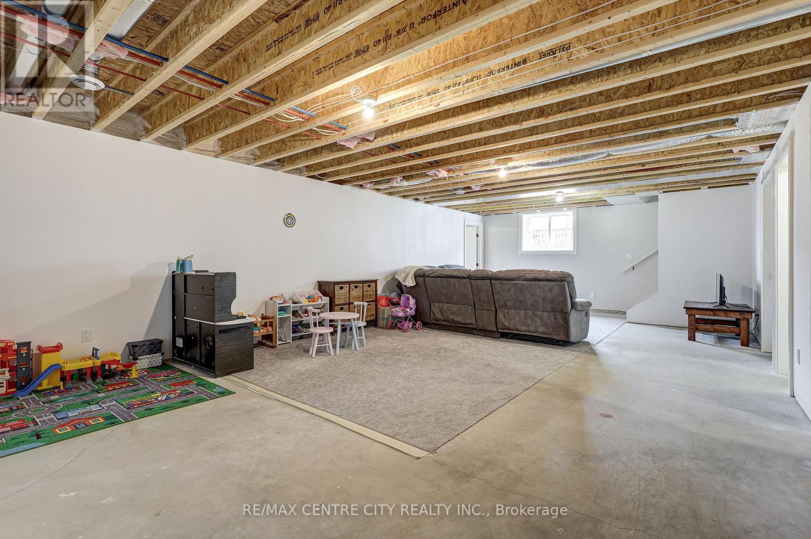 8 Oak Street, Bayham, Ontario  N0J 1Z0 - Photo 24 - X12411106