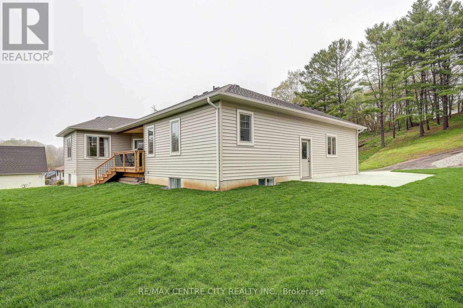 8 Oak Street, Bayham, Ontario  N0J 1Z0 - Photo 32 - X12411106