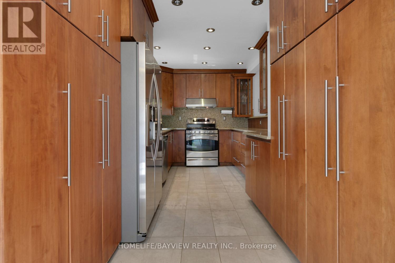 320 Senlac Road, Toronto, Ontario  M2R 1R1 - Photo 8 - C12411084