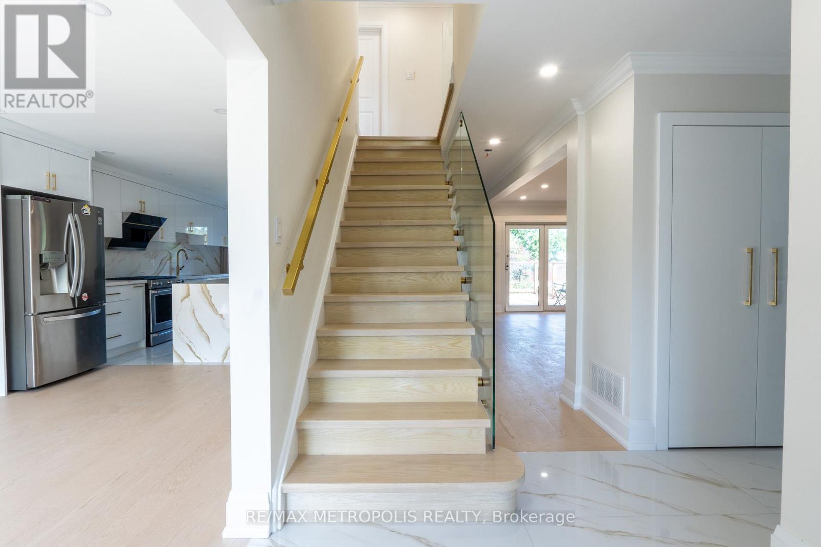 48 Knockbolt Crescent, Toronto, Ontario  M1S 2P6 - Photo 13 - E12411104