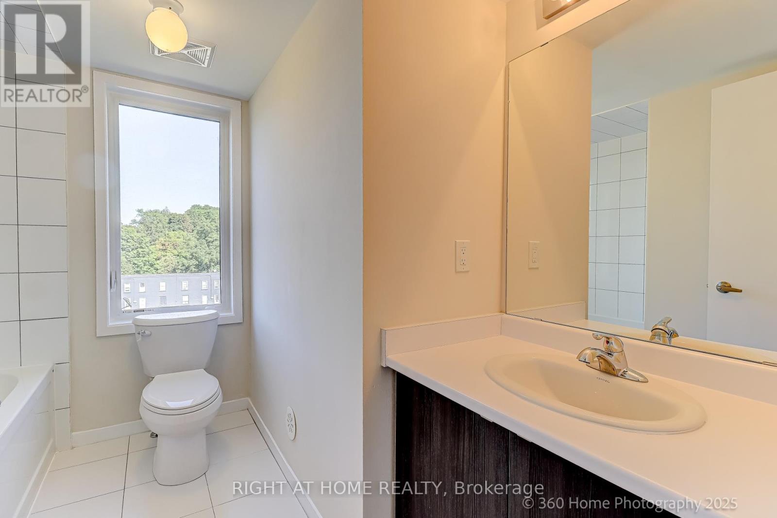 28 - 200 Alex Gardner Circle, Aurora, Ontario  L4G 3G5 - Photo 17 - N12411081