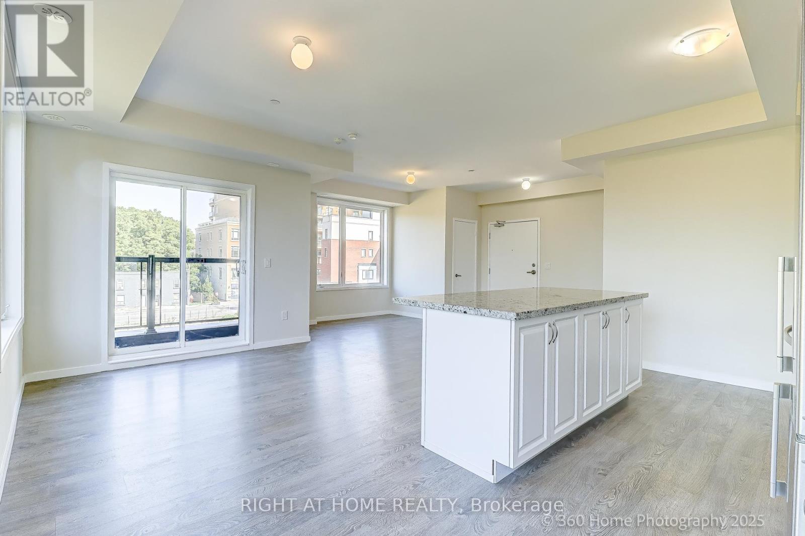28 - 200 Alex Gardner Circle, Aurora, Ontario  L4G 3G5 - Photo 7 - N12411081