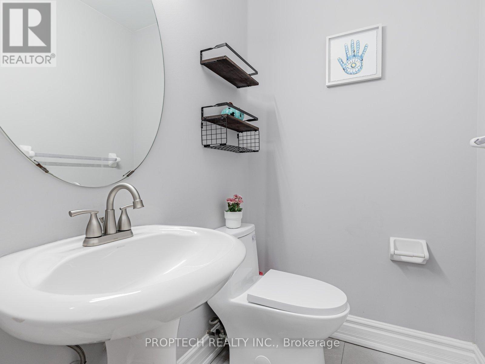 16 Colchester Street, Markham, Ontario  L6B 1K4 - Photo 11 - N12411090