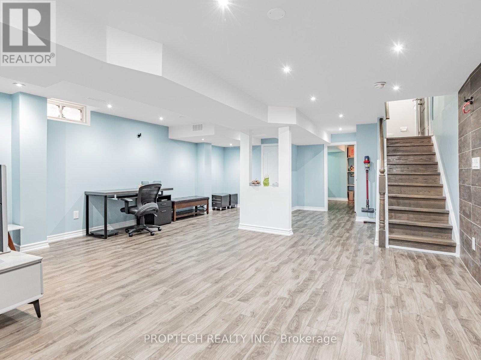 16 Colchester Street, Markham, Ontario  L6B 1K4 - Photo 18 - N12411090