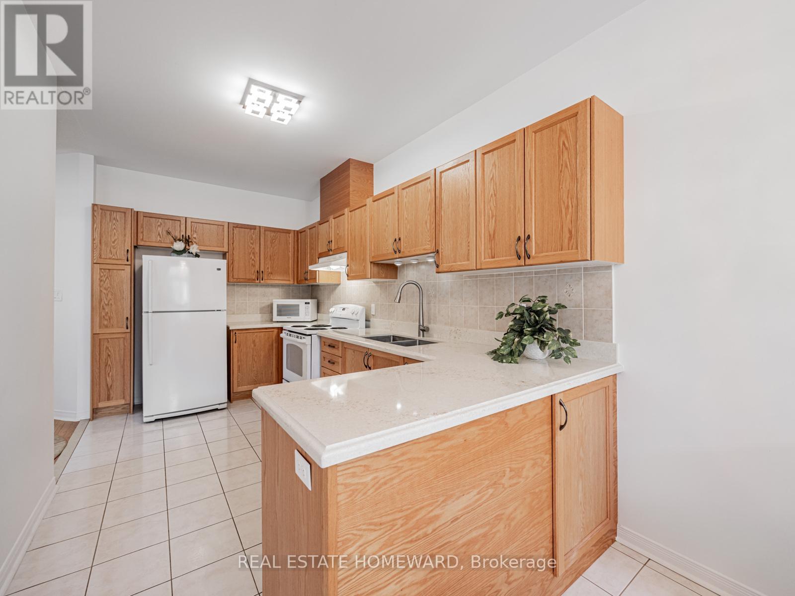 58 Coleluke Lane, Markham, Ontario  L3S 0B7 - Photo 12 - N12411099