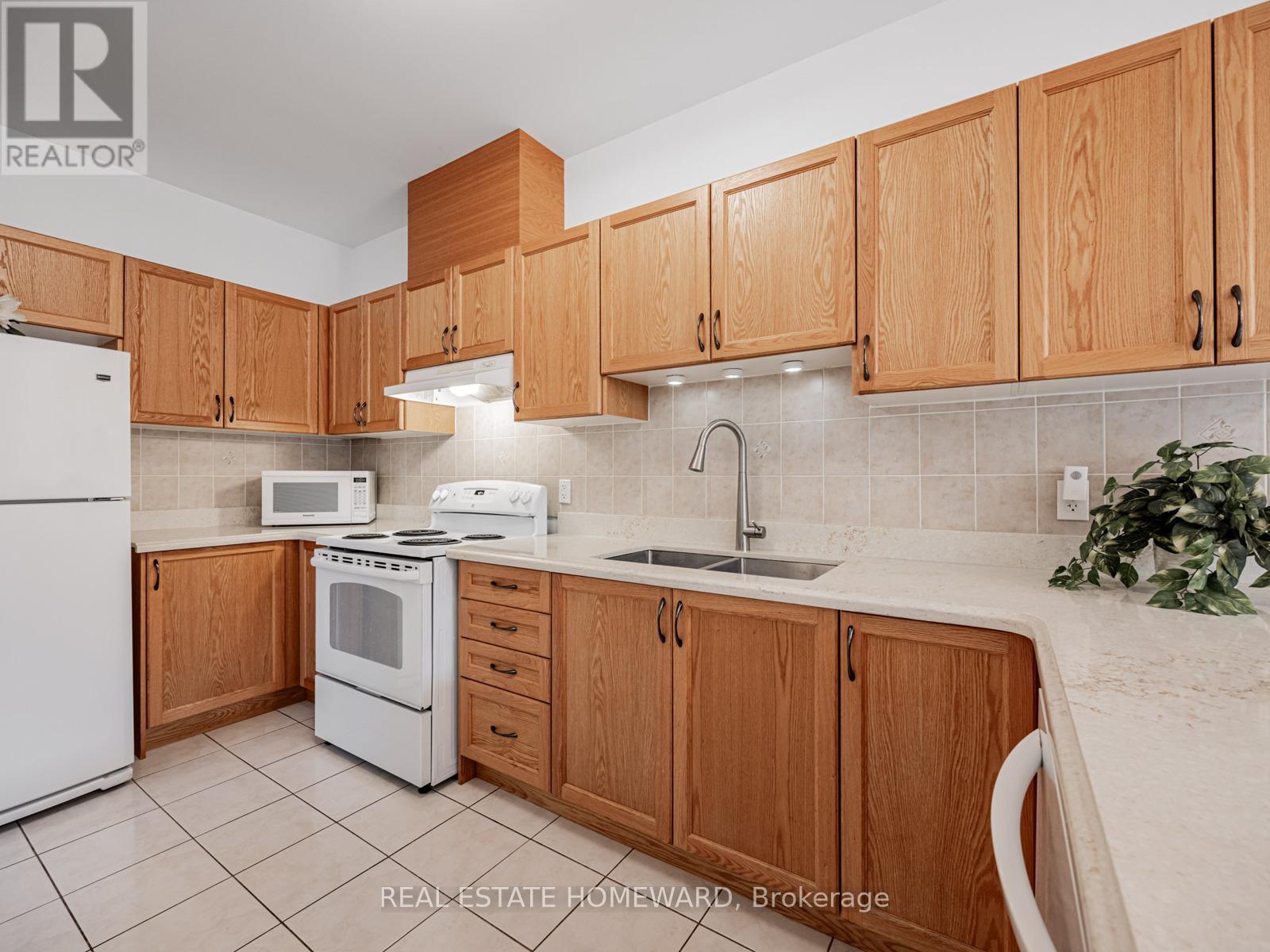58 Coleluke Lane, Markham, Ontario  L3S 0B7 - Photo 13 - N12411099