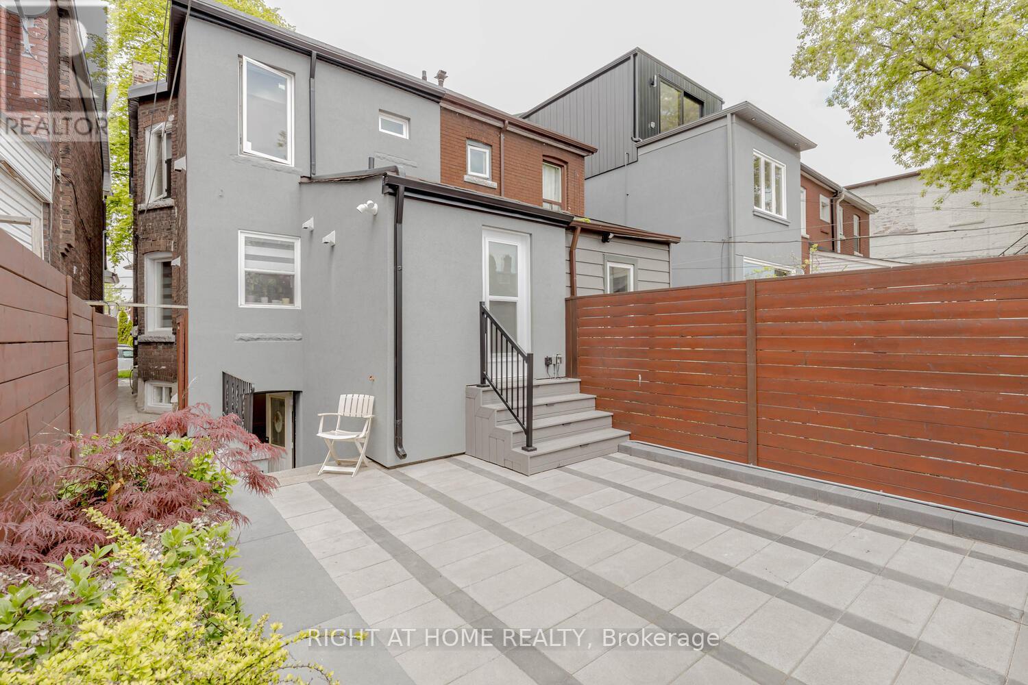 67 Maria Street, Toronto, Ontario  M6P 1W1 - Photo 14 - W12411076