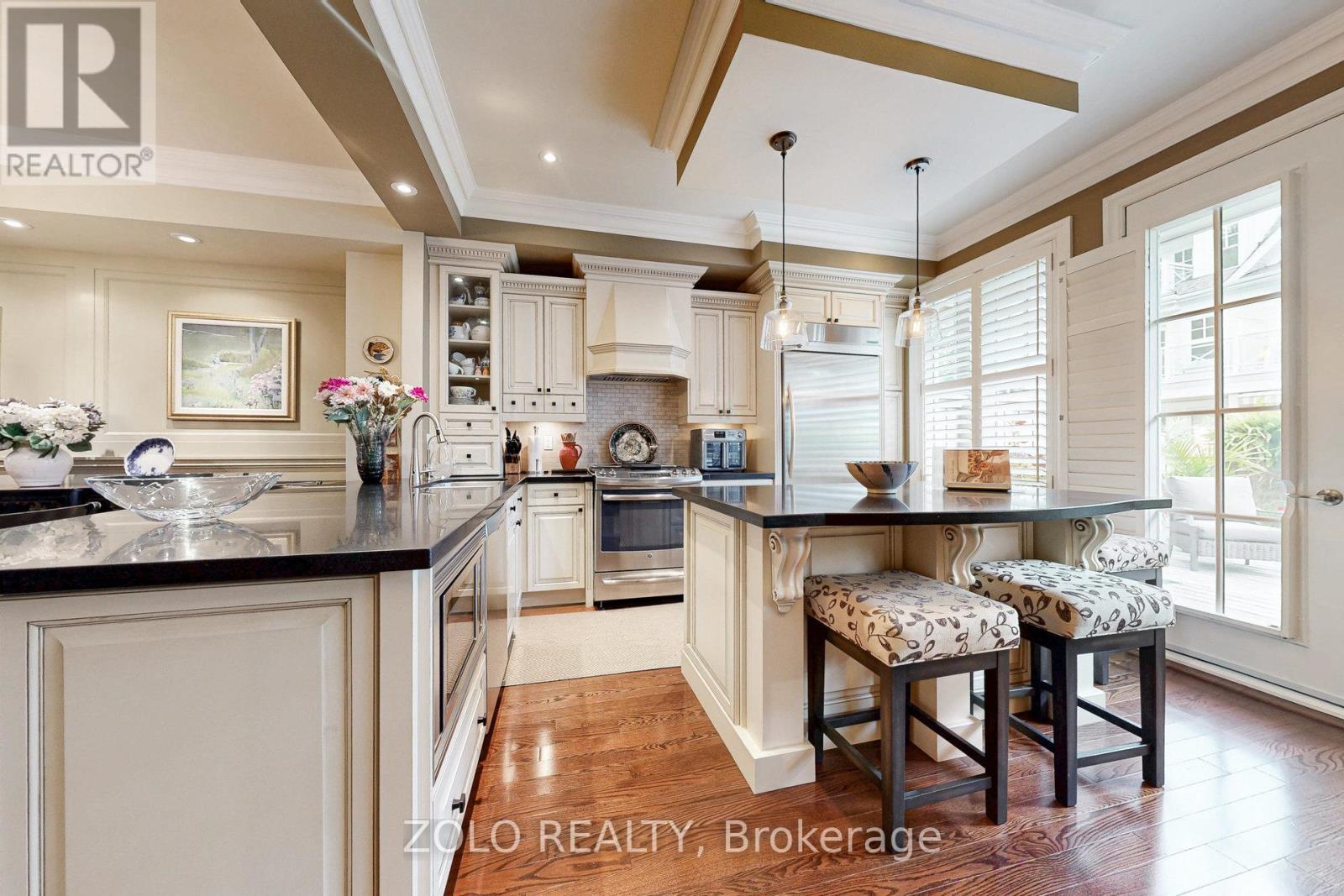 2372 Marine Drive, Oakville, Ontario  L6L 1C4 - Photo 12 - W12411083