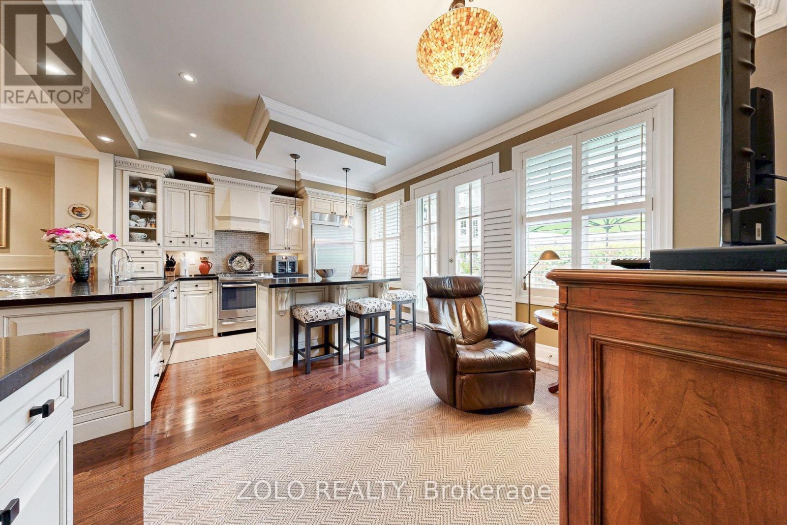 2372 Marine Drive, Oakville, Ontario  L6L 1C4 - Photo 16 - W12411083