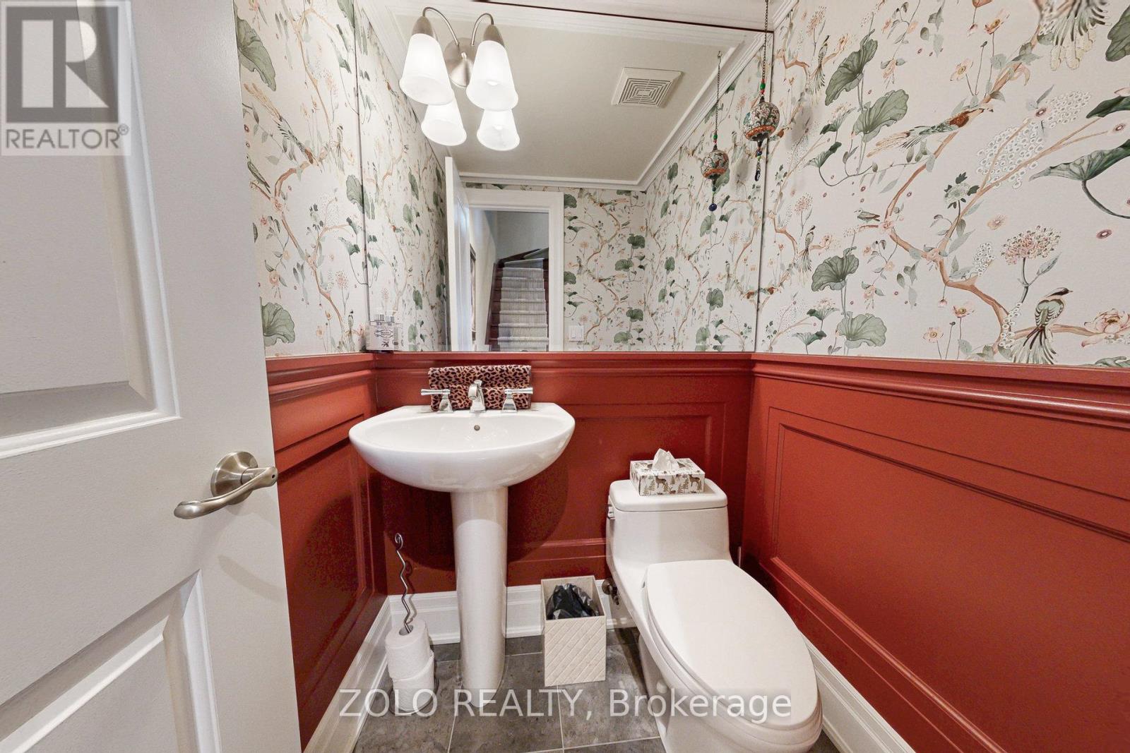 2372 Marine Drive, Oakville, Ontario  L6L 1C4 - Photo 18 - W12411083