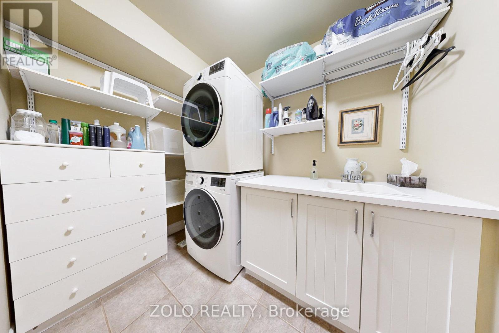 2372 Marine Drive, Oakville, Ontario  L6L 1C4 - Photo 27 - W12411083