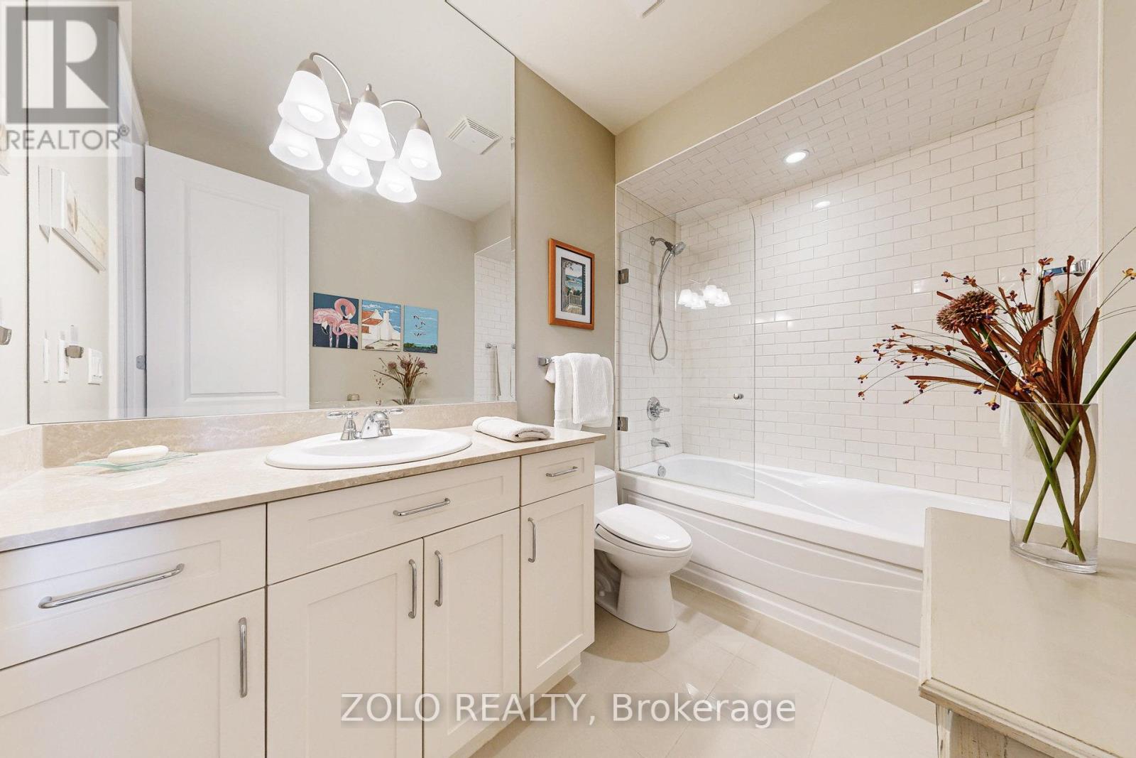 2372 Marine Drive, Oakville, Ontario  L6L 1C4 - Photo 38 - W12411083