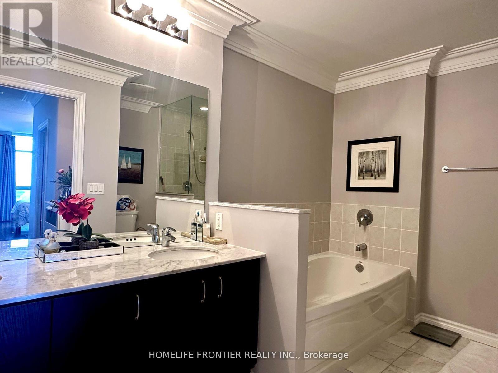 903 - 1135 Royal York Road, Toronto, Ontario  M9A 0C3 - Photo 12 - W12411110