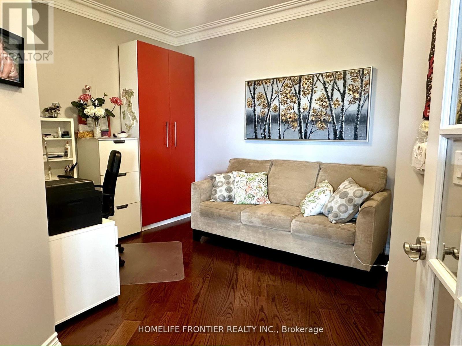903 - 1135 Royal York Road, Toronto, Ontario  M9A 0C3 - Photo 16 - W12411110