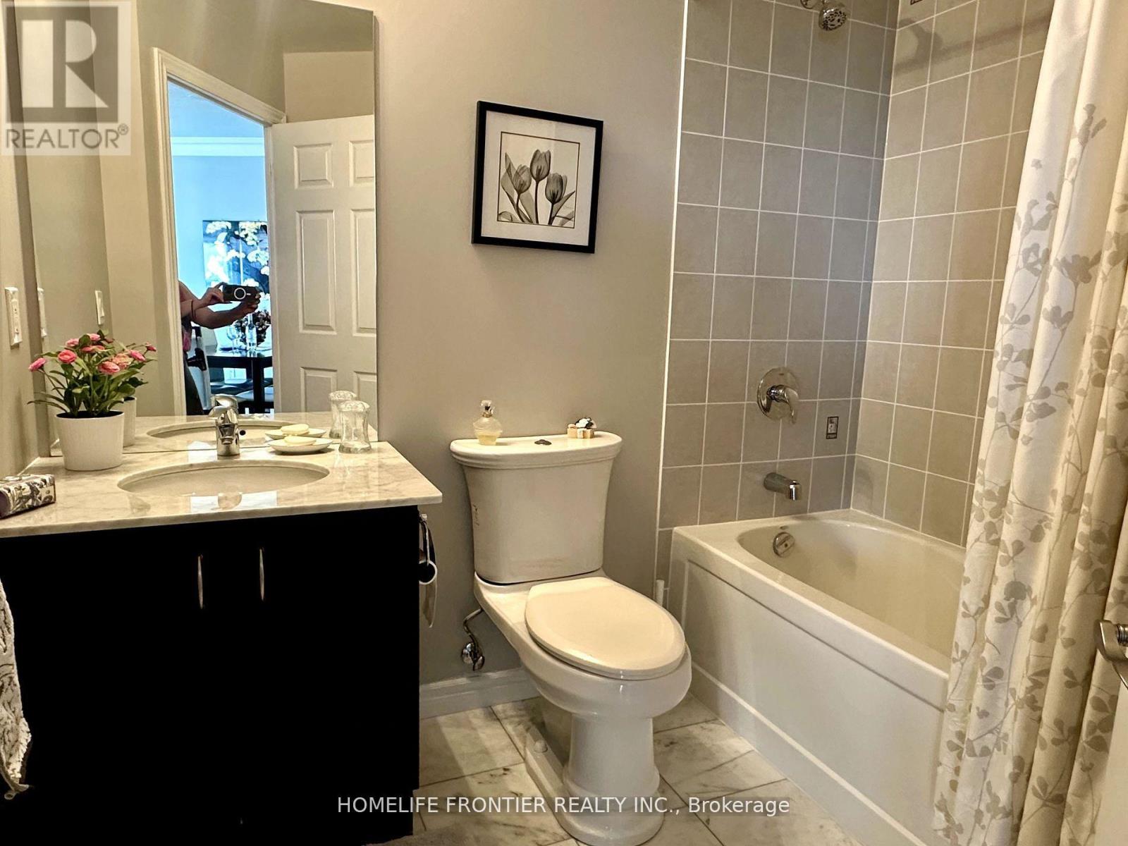 903 - 1135 Royal York Road, Toronto, Ontario  M9A 0C3 - Photo 4 - W12411110
