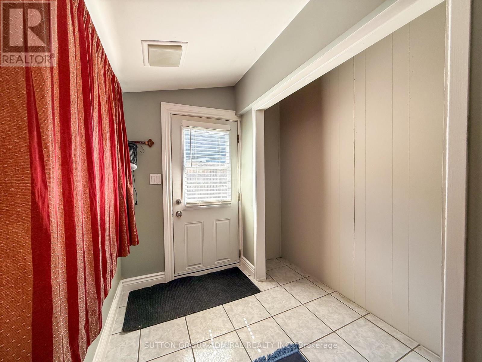4208 Dorchester Road, Niagara Falls, Ontario  L2E 6N2 - Photo 28 - X12411072