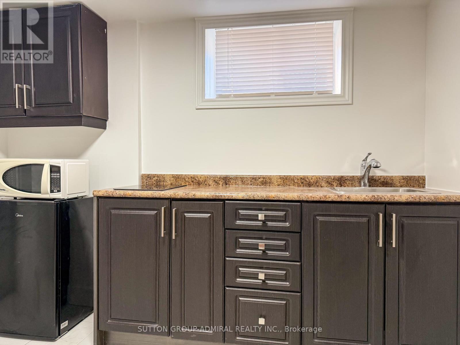 4208 Dorchester Road, Niagara Falls, Ontario  L2E 6N2 - Photo 31 - X12411072