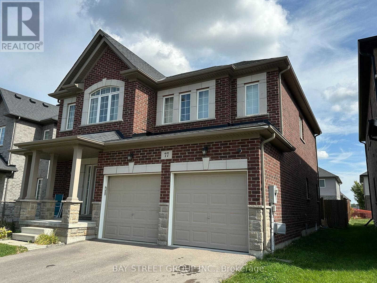 77 Sunset Way, Thorold, Ontario  L2V 0C7 - Photo 3 - X12411109