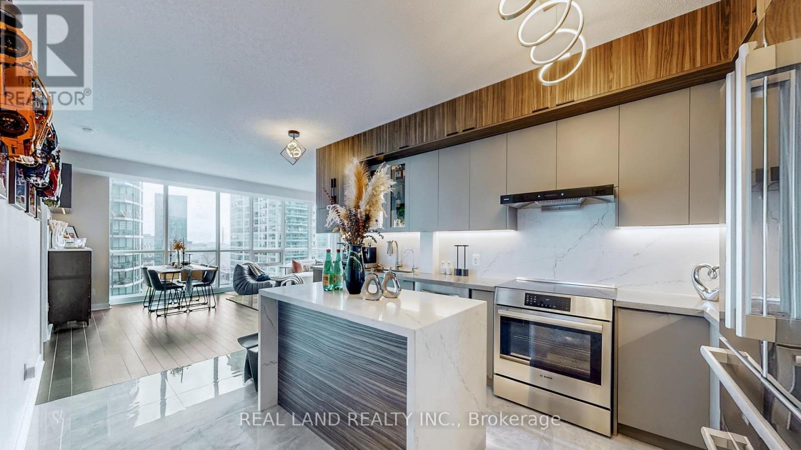 1908 - 33 Bay Street, Toronto, Ontario  M5J 2Z3 - Photo 14 - C12411134