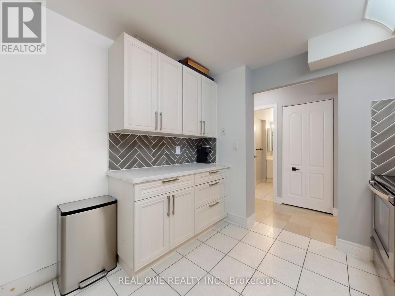 617 - 5418 Yonge Street, Toronto, Ontario  M2N 6X4 - Photo 12 - C12411136