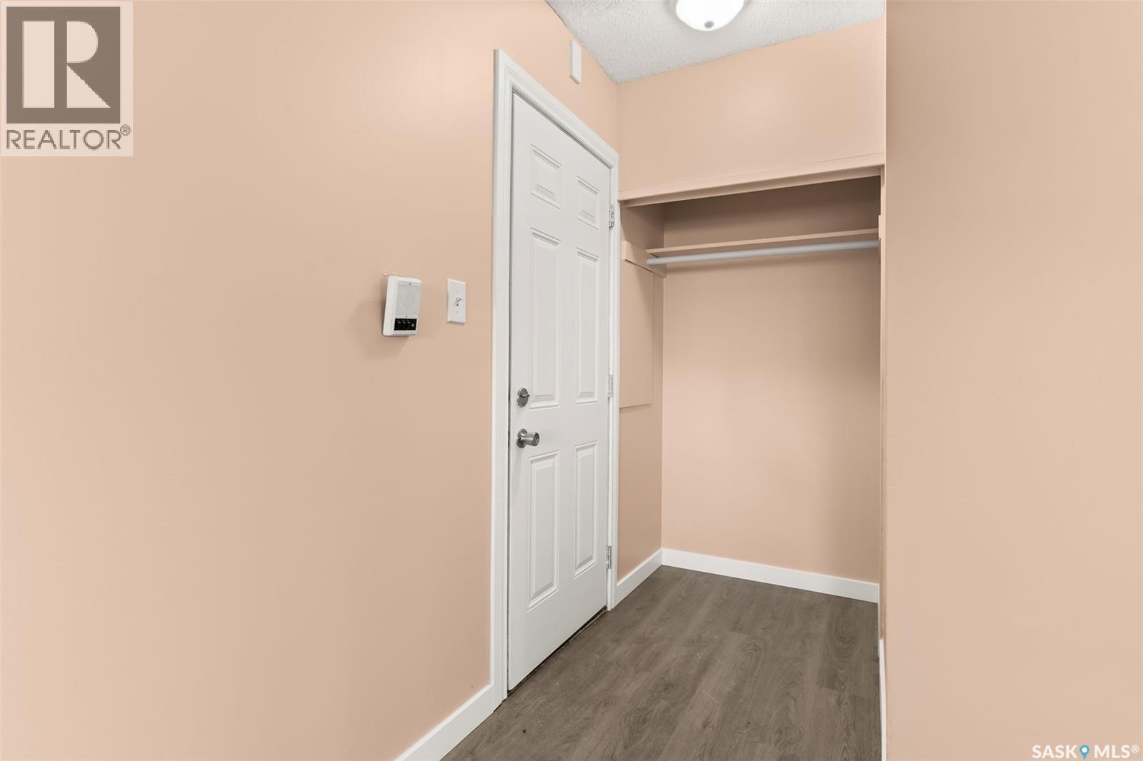 3860 Retallack Street, Regina, Saskatchewan  S4S 3B8 - Photo 4 - SK018724