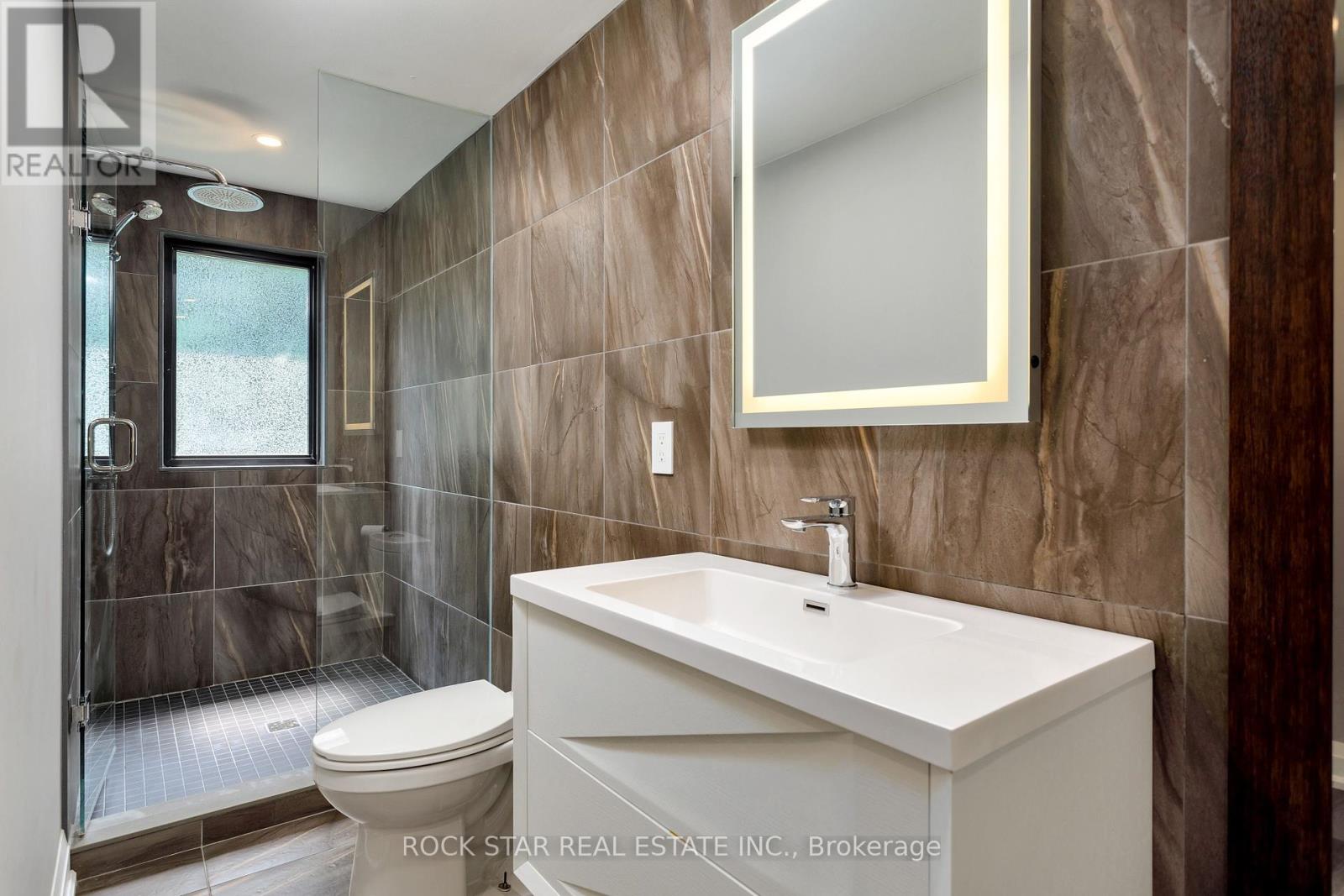 946 Glenwood Avenue, Burlington (Lasalle), Ontario  L7T 2K2 - Photo 32 - W12411128