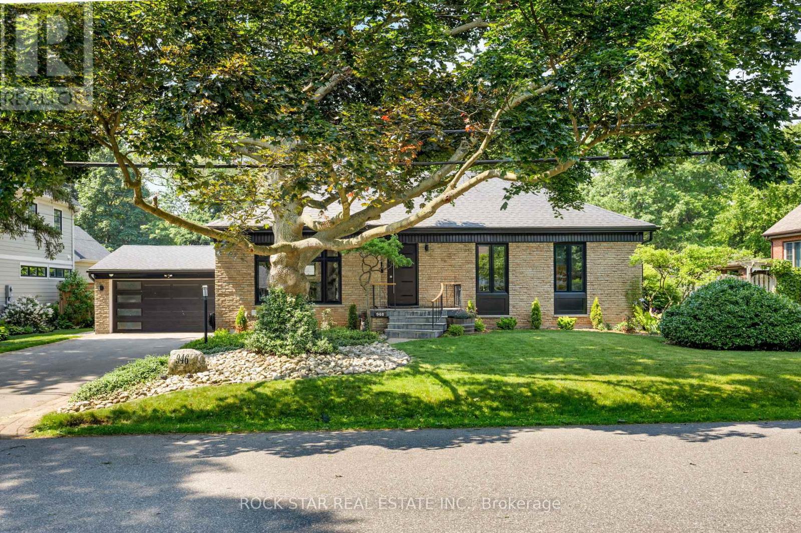 946 Glenwood Avenue, Burlington (Lasalle), Ontario  L7T 2K2 - Photo 6 - W12411128