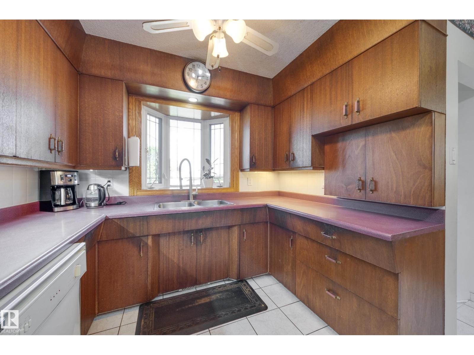 7512 129a Av Nw Nw, Edmonton, Alberta  T5C 1W9 - Photo 11 - E4458261