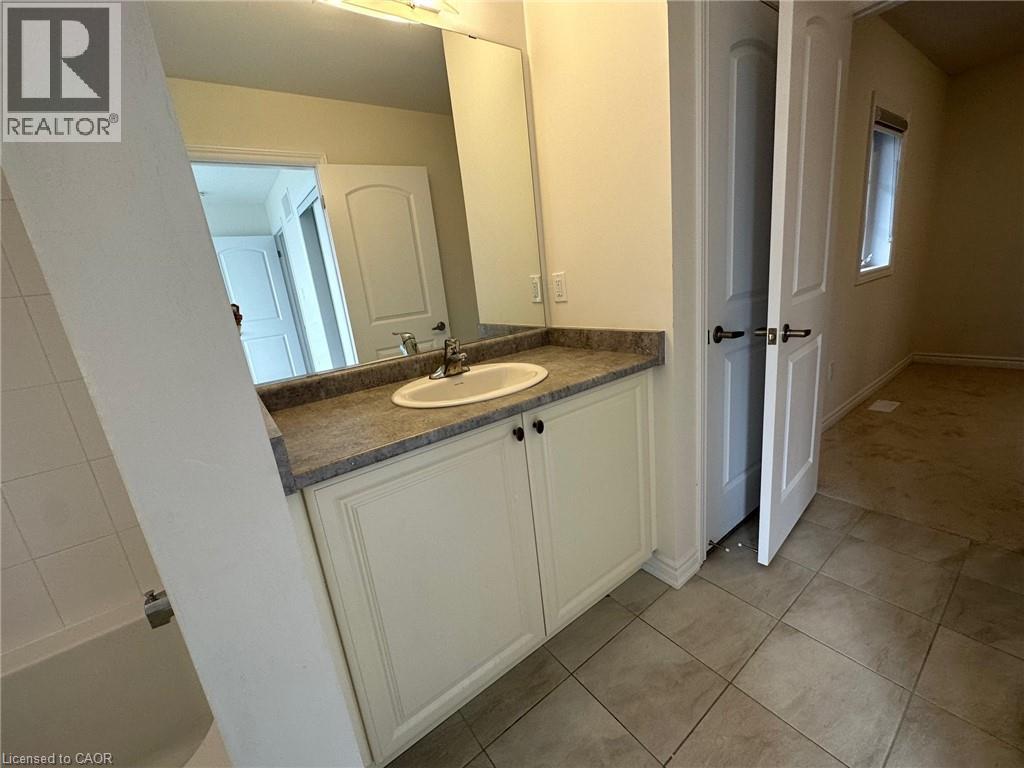 3 Bee Crescent, Brantford, Ontario  N3T 0V7 - Photo 31 - 40771141