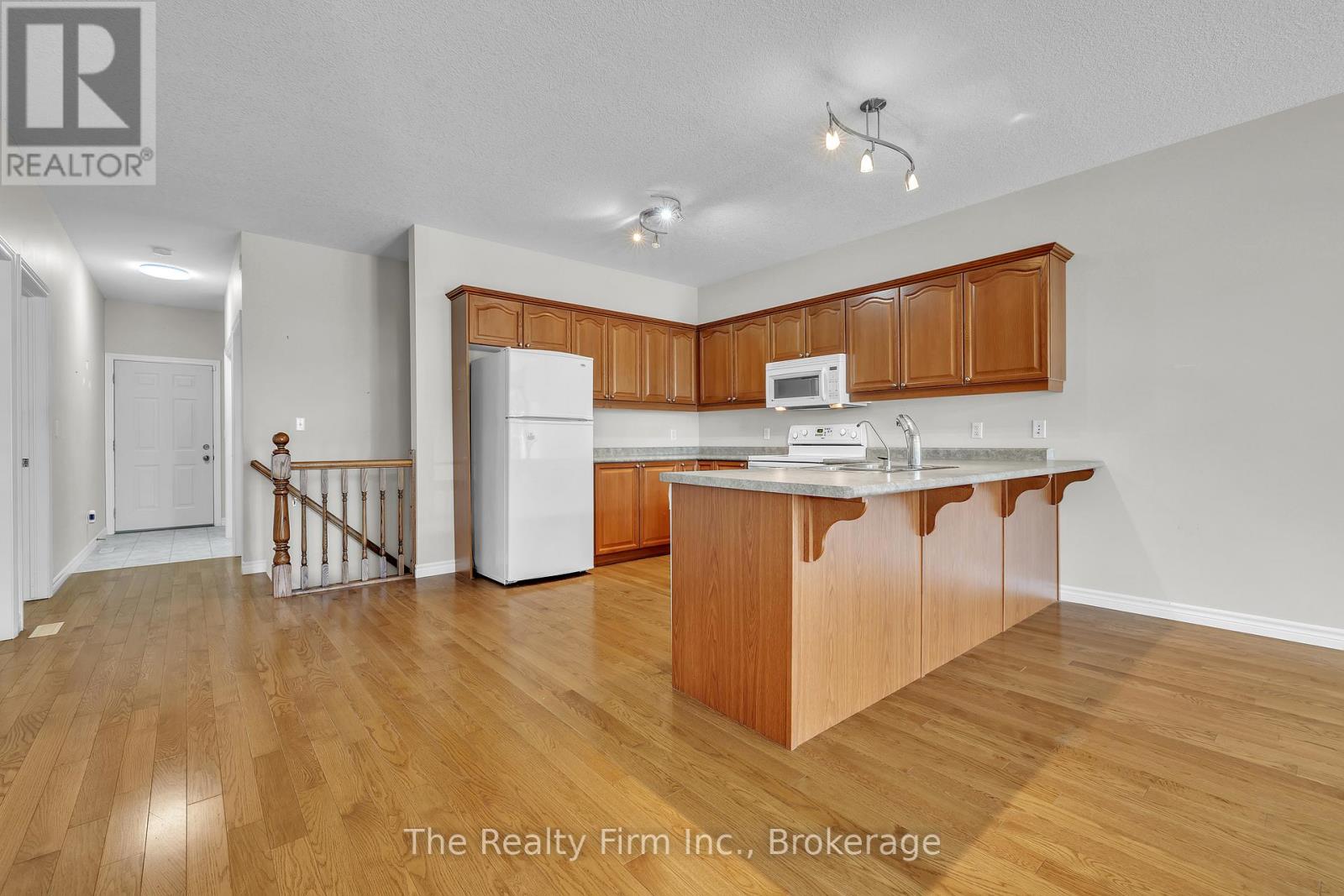 3 - 665 Southwood Way, Woodstock, Ontario  N4S 9A6 - Photo 3 - X12411167