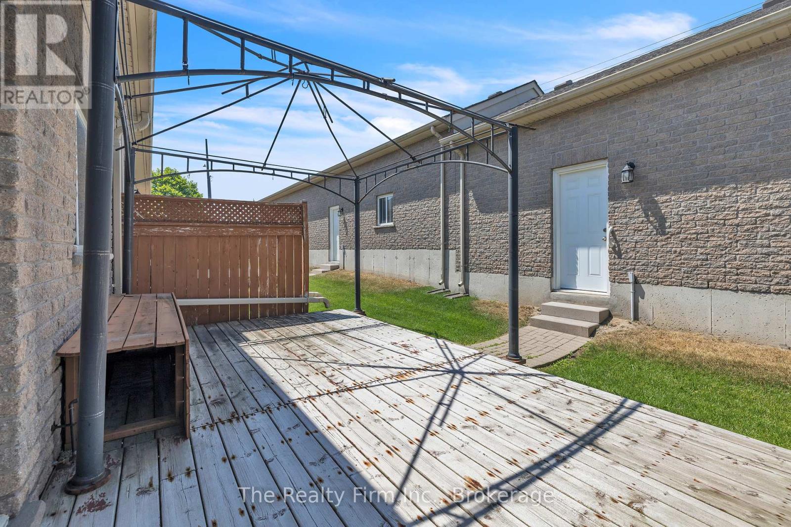 3 - 665 Southwood Way, Woodstock, Ontario  N4S 9A6 - Photo 31 - X12411167