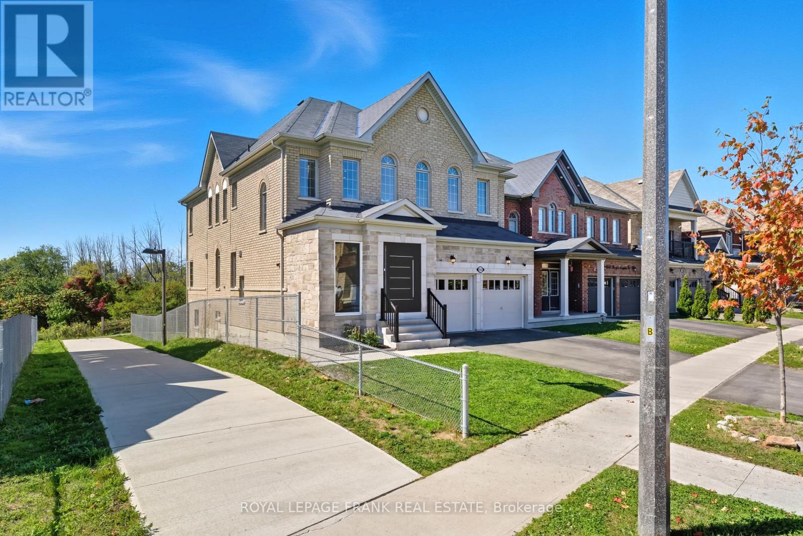 1842 Douglas Langtree Drive, Oshawa, Ontario  L1K 0Y5 - Photo 2 - E12410143