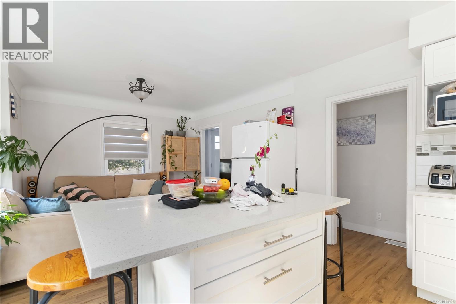 3104-3106 Richmond Rd, Saanich, British Columbia  V8P 4P1 - Photo 13 - 1014328