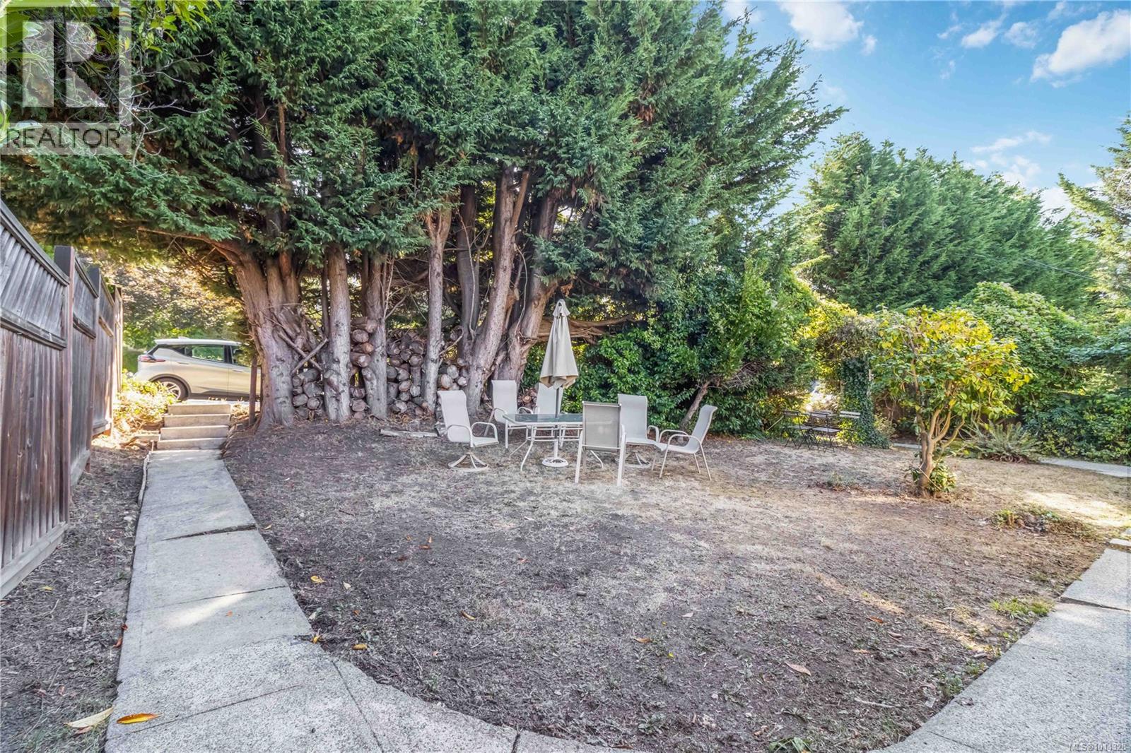 3104-3106 Richmond Rd, Saanich, British Columbia  V8P 4P1 - Photo 43 - 1014328