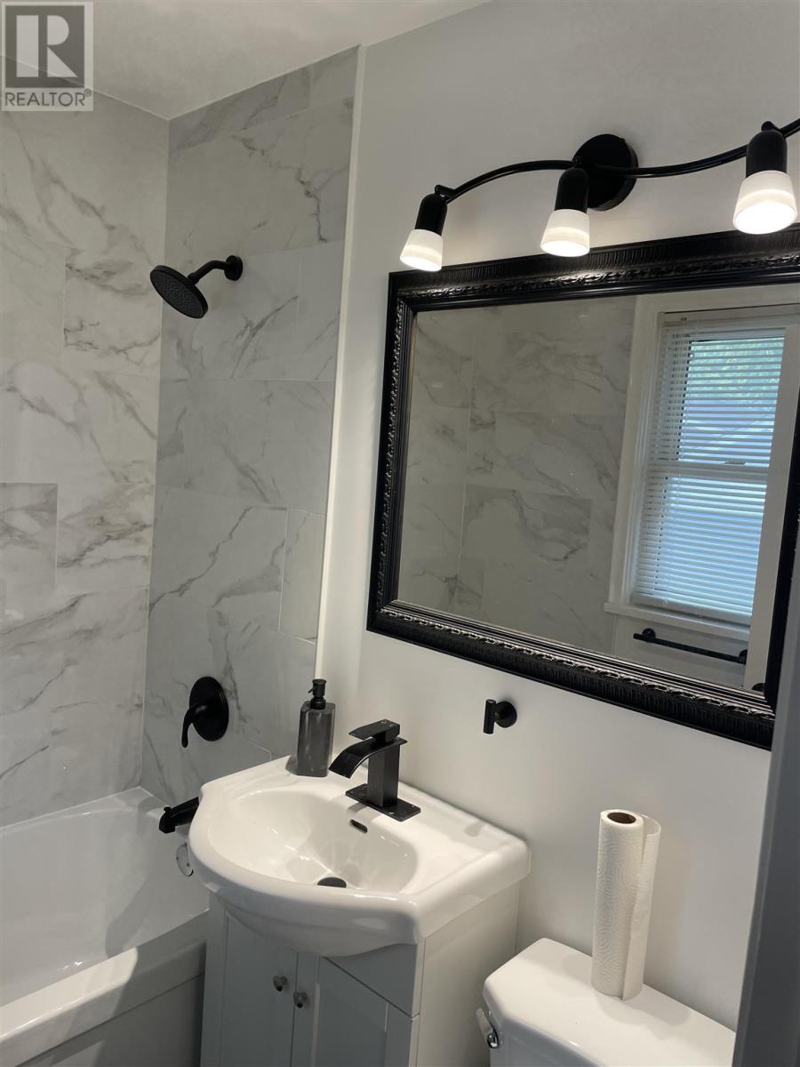 35 Wallace Ter, Sault Ste. Marie, Ontario  P6C 1K2 - Photo 6 - SM252596