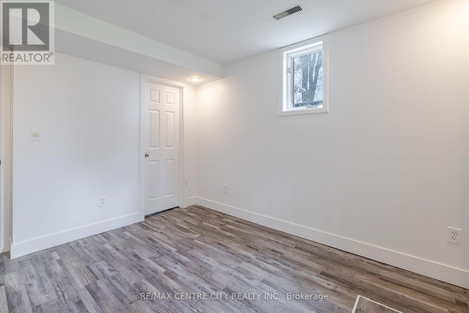 7641 Lakeshore Road, Lambton Shores, Ontario  N0N 1J0 - Photo 26 - X12130617