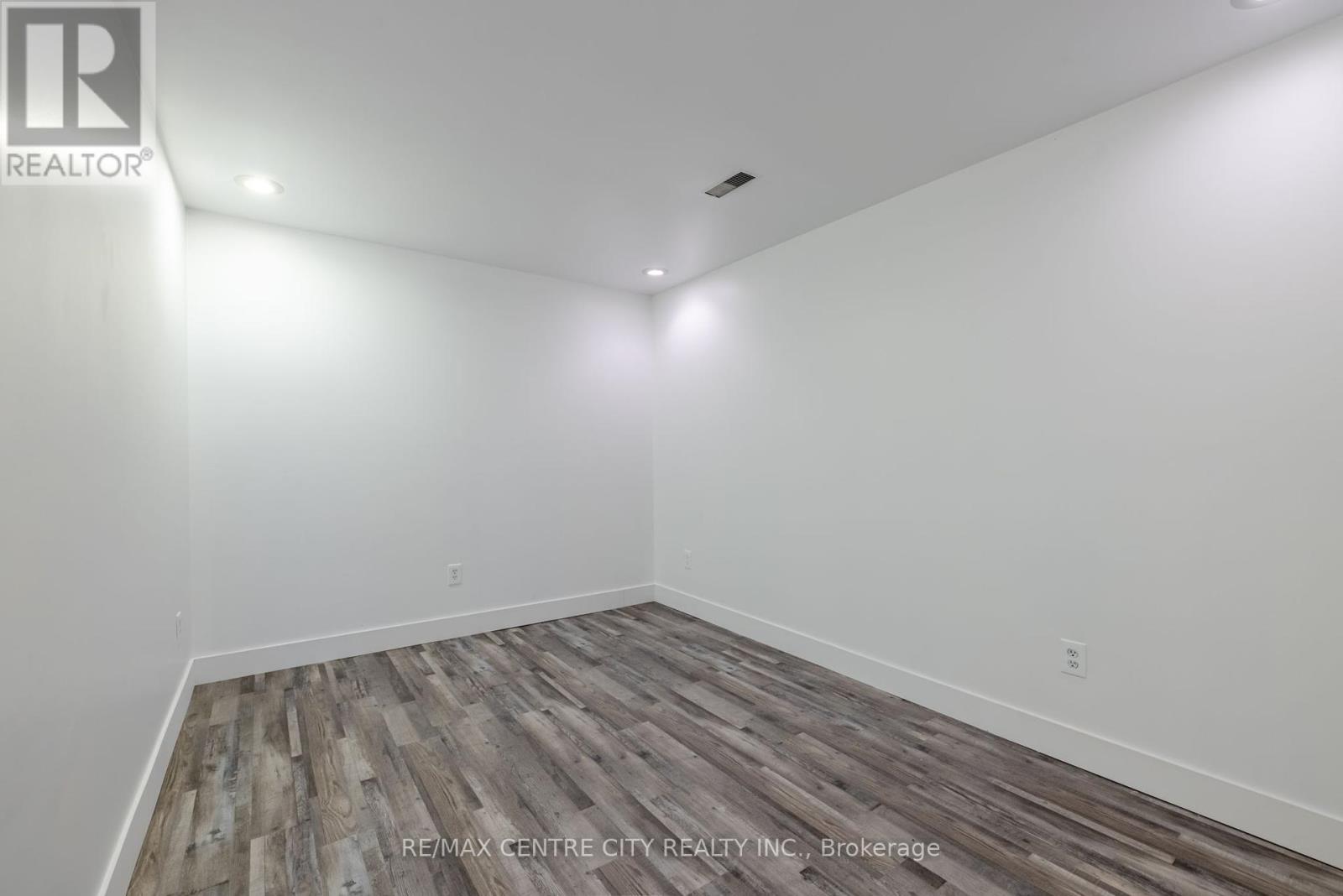 7641 Lakeshore Road, Lambton Shores, Ontario  N0N 1J0 - Photo 23 - X12130617