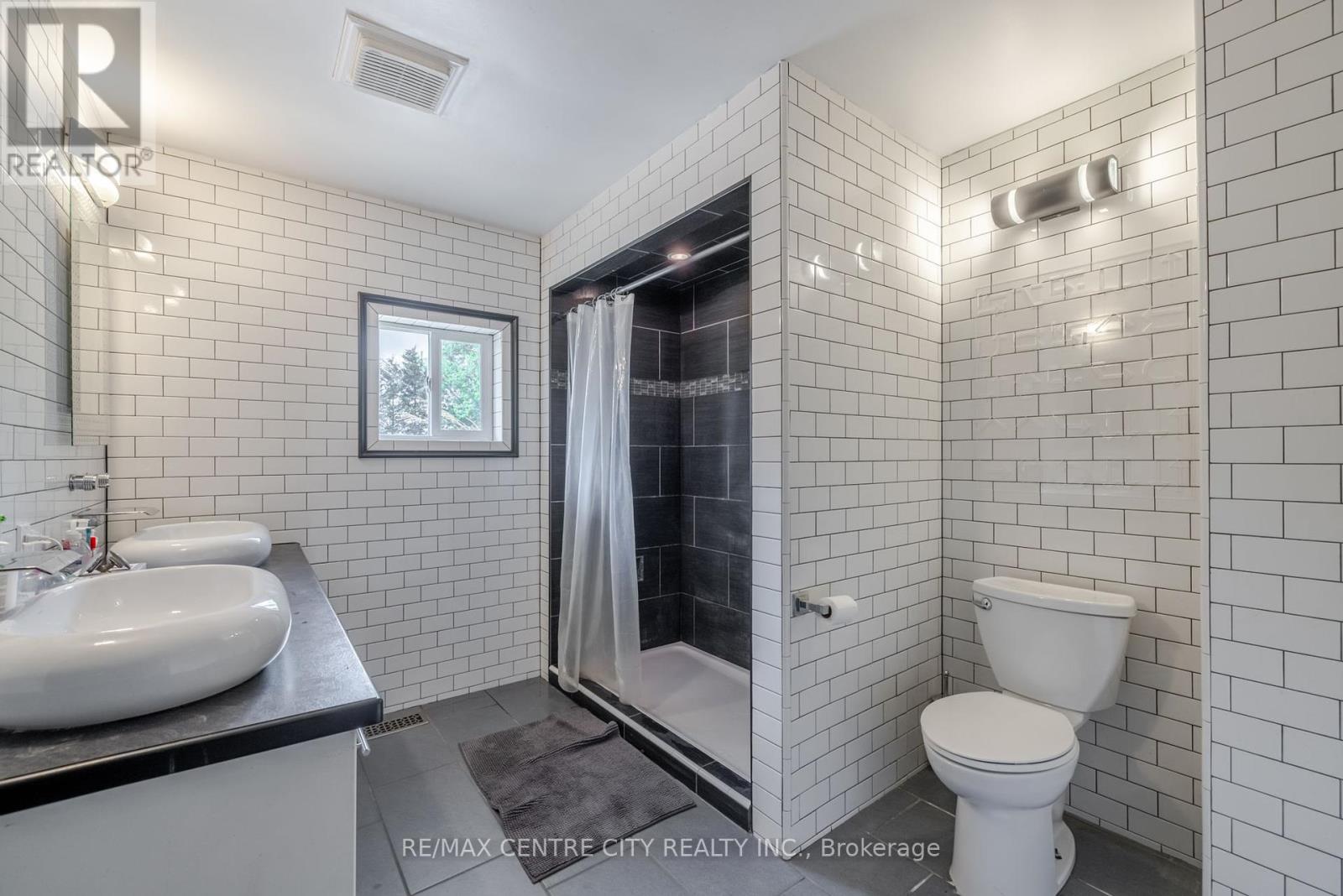 7641 Lakeshore Road, Lambton Shores, Ontario  N0N 1J0 - Photo 13 - X12130617