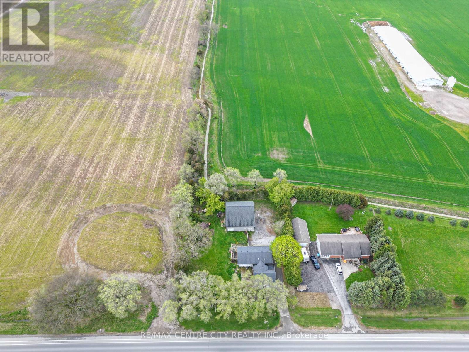 7641 Lakeshore Road, Lambton Shores, Ontario  N0N 1J0 - Photo 41 - X12130617