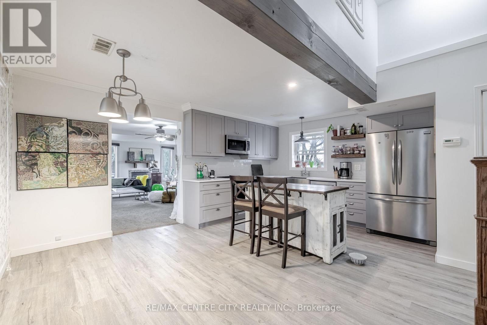 7641 Lakeshore Road, Lambton Shores, Ontario  N0N 1J0 - Photo 5 - X12130617