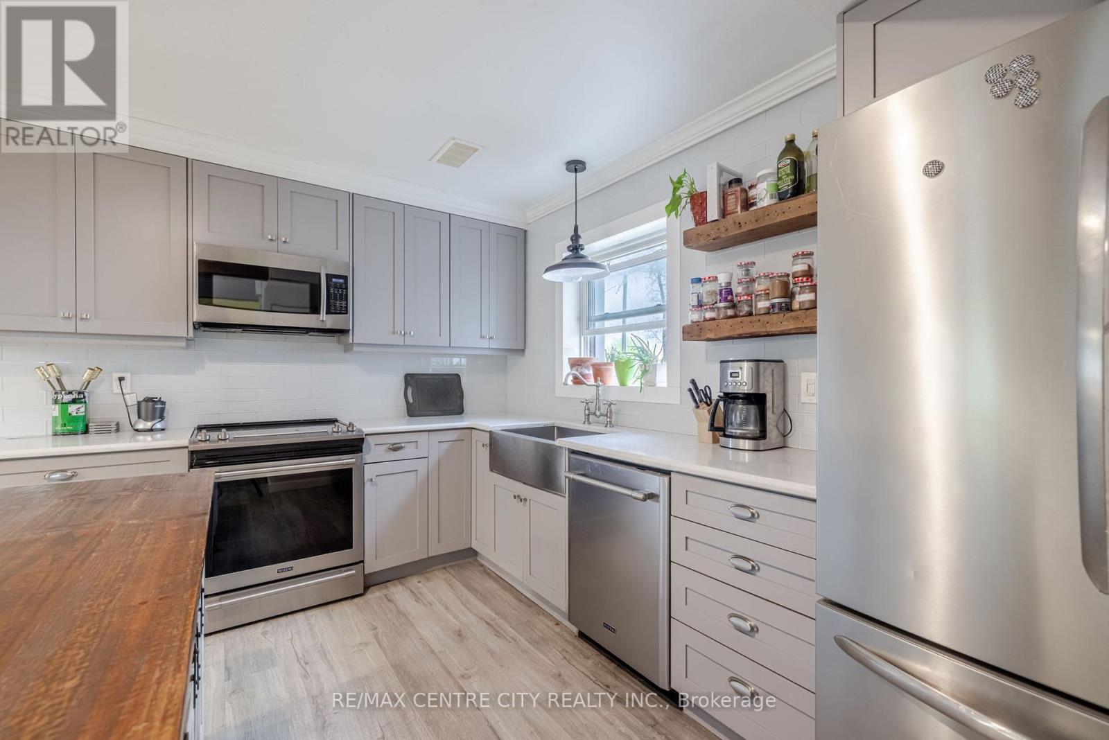 7641 Lakeshore Road, Lambton Shores, Ontario  N0N 1J0 - Photo 7 - X12130617
