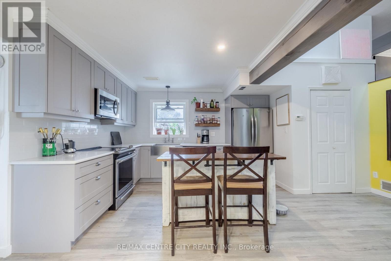 7641 Lakeshore Road, Lambton Shores, Ontario  N0N 1J0 - Photo 9 - X12130617