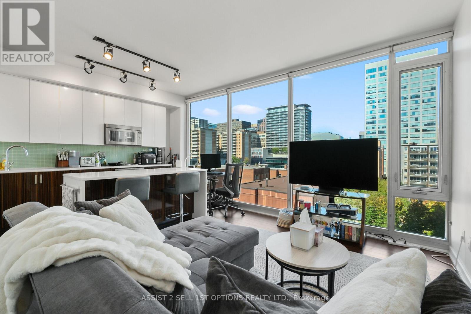 611 - 300 Lisgar Street, Ottawa, Ontario  K2P 0E2 - Photo 4 - X12408411